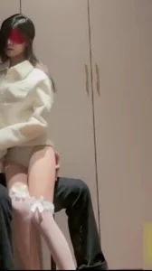 白丝小母狗镜前后入（已成年）